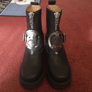 Selling Brand New Unif Boots
